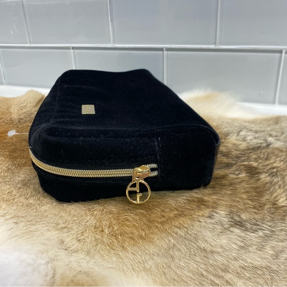 Giorgio Armani Cosmetic Velour Luxe Make up Bag Velvet Exterior Pouch - Picture 5 of 10